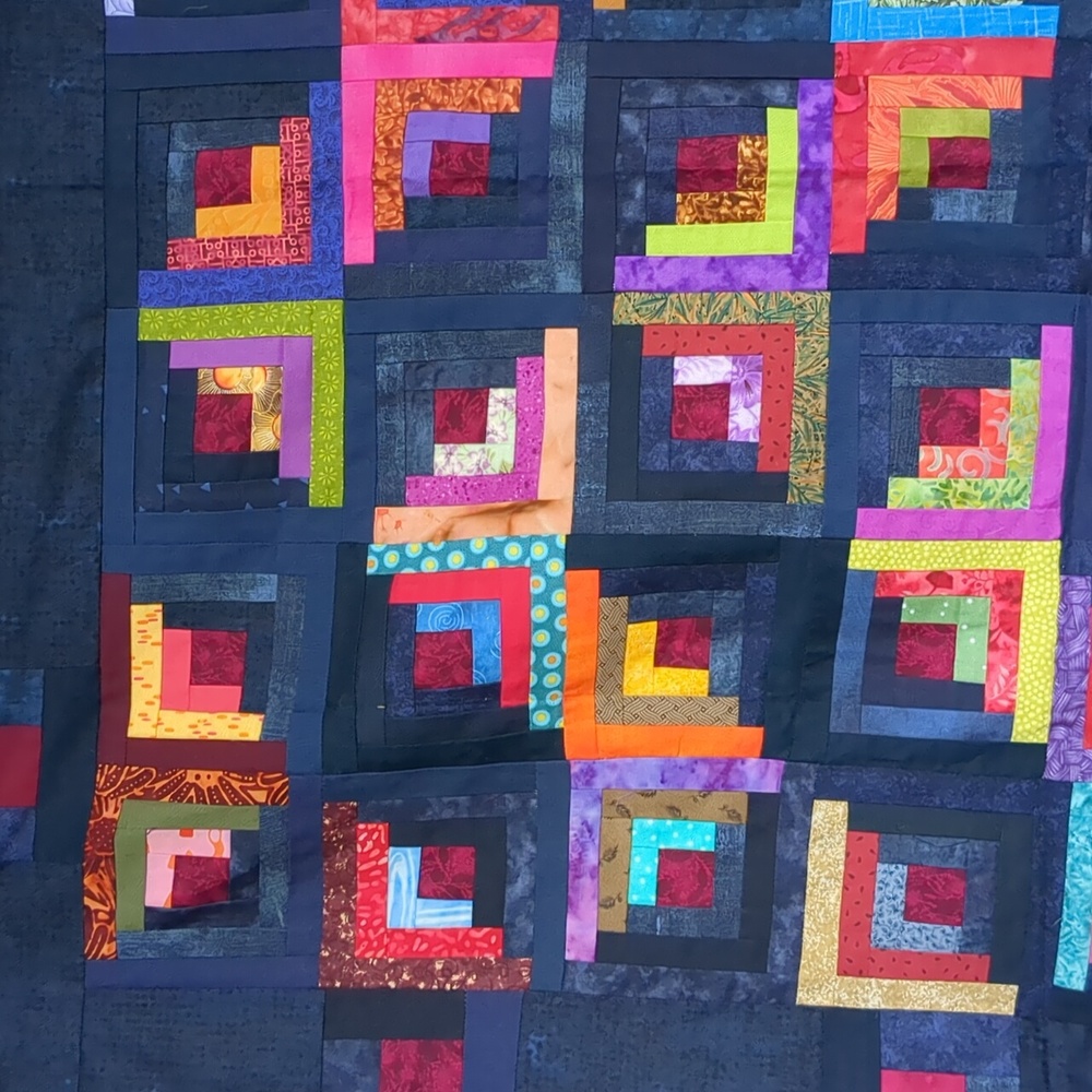 Log cabin pieced quilt top - Picture 4 of 16